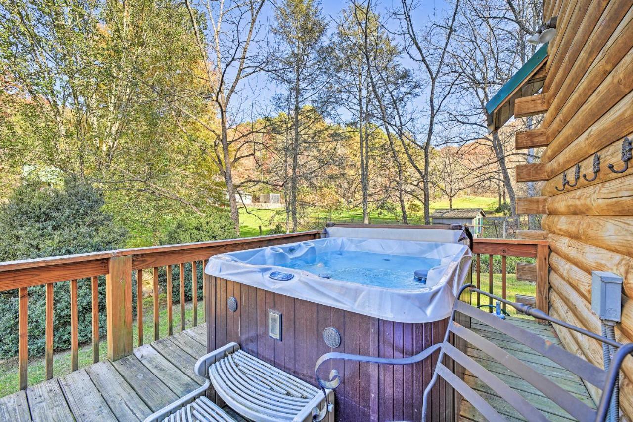 Creekside Bryson City Cabin With Private Hot Tub Villa Exterior photo