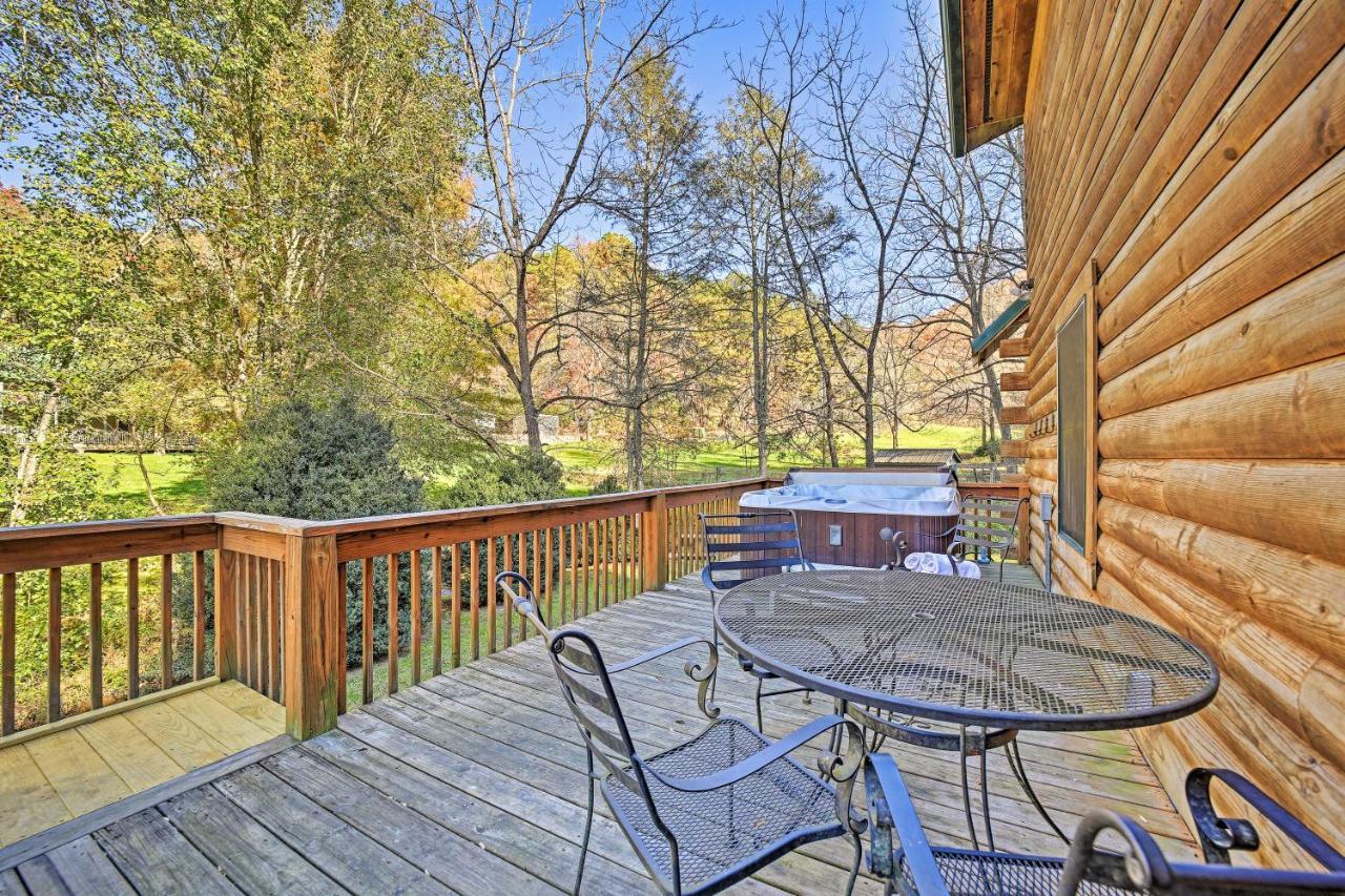 Creekside Bryson City Cabin With Private Hot Tub Villa Exterior photo